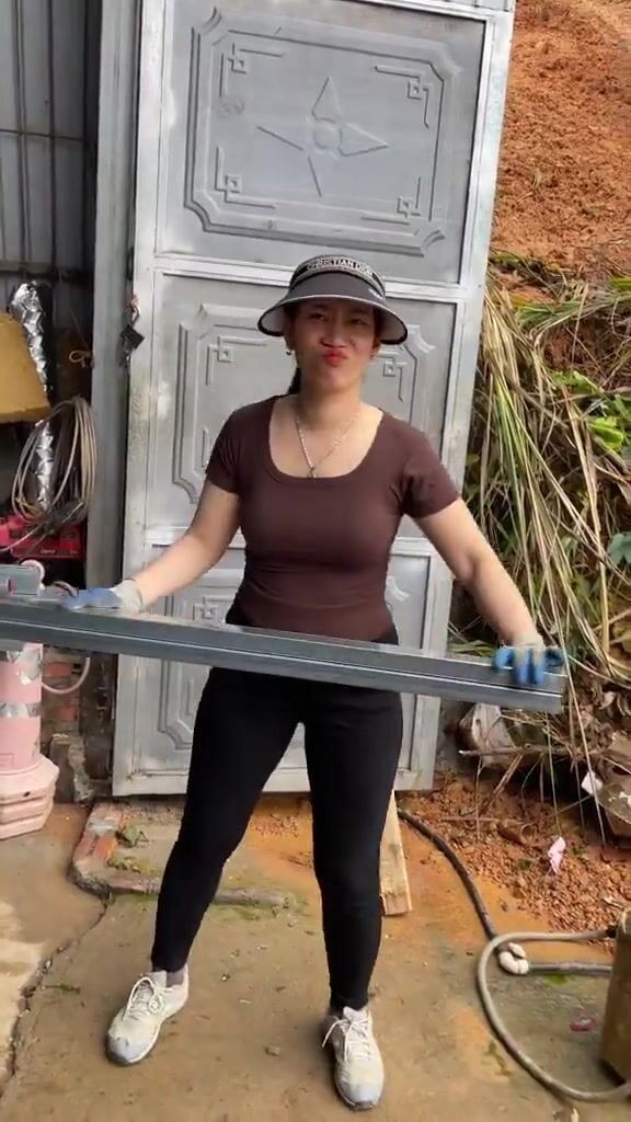 Zai nào cặc to muốn làm chủ quán VLXD thì về với chị